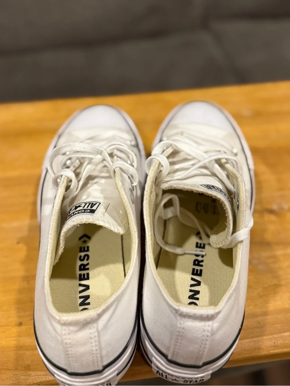 Platform Low-Top Canvas Sneakers Size women 6
